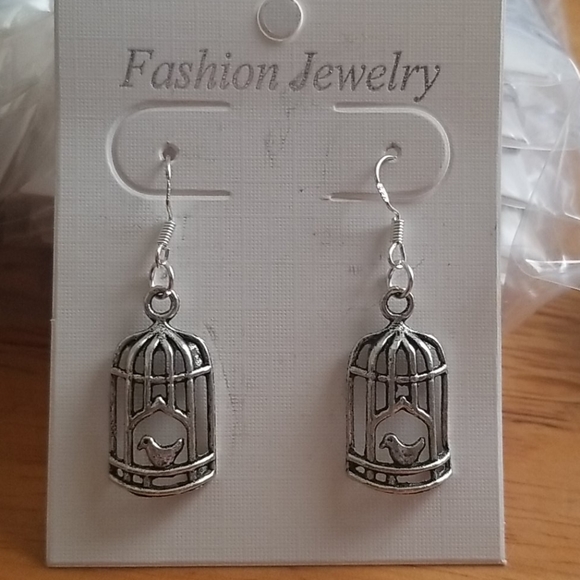 Cute! Bird in birdcage earrings! - Picture 2 of 3